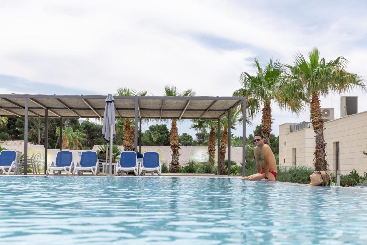 Romana Aparthotel