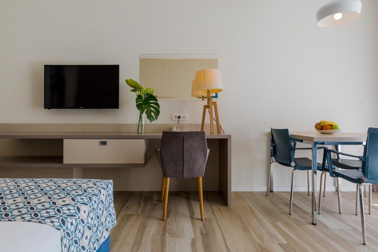 Romana Aparthotel 4*